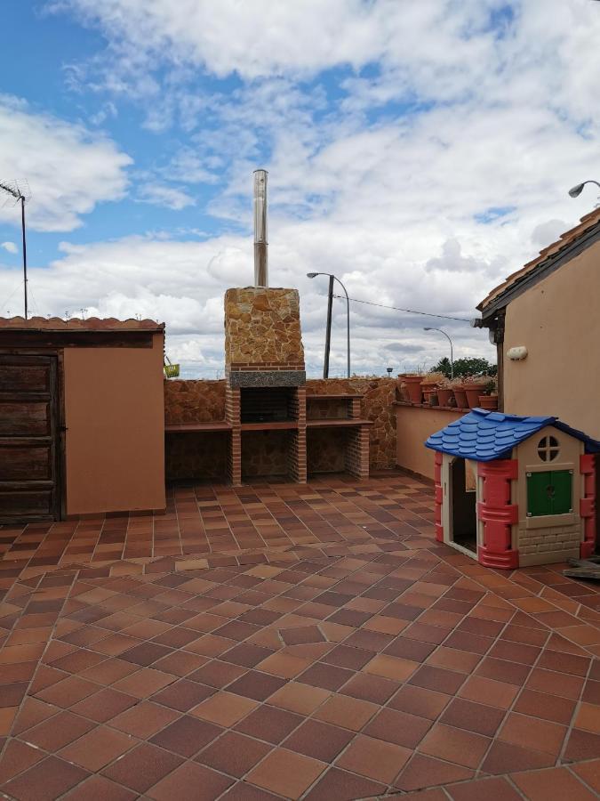 La Cerca De Torrecaballeros, A 10 Min De Segovia Exterior photo